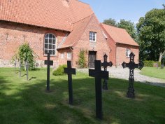 Friedhofskreuze Kirche Sülfeld cross-1149878__340.jpg